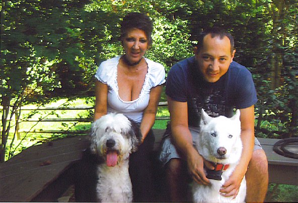 /images/dogs/107/Daisy and Family.jpg